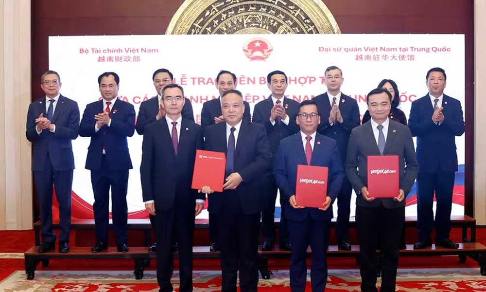 Vietjet exchanges cooperation agreements with Chinese enterprises